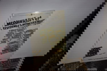 Monnaies et systèmes monétaires dans le monde au XXe siècle. Cycle préparatoire au Haut Enseignement Commercial