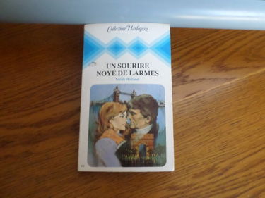 Un sourire noyé de larmes : Collection : Collection harlequin n° 400