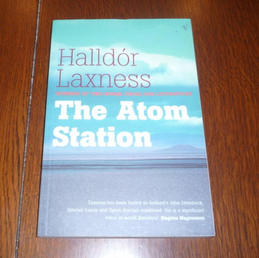 Couverture de The Atom Station