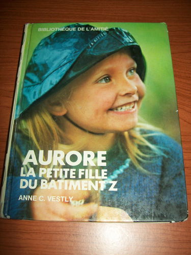 Aurore la petite fille du bâtiment Z