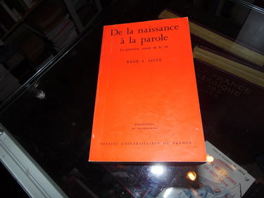 De la naissance à la parole : la première année de la vie
