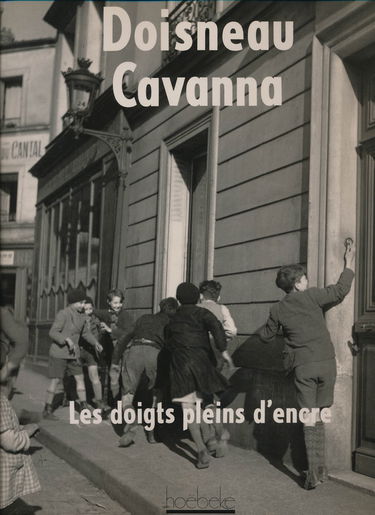 Les doigts pleins d'encre