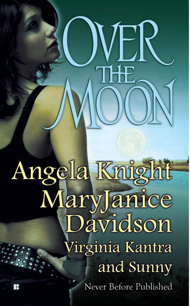 Couverture de Over the Moon