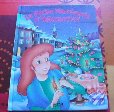 Couverture de La petite marchande d'allumettes : Collection : Des contes pour rêver : Dimensions : 24 X 31 CM, Cartonnée & illustrée