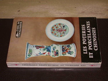 Couverture de Les poteries et porcelaines chinoises