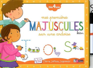 Mes premières majuscules bâtons sur une ardoise