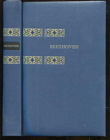 Couverture de Beethoven. Textes de Jules Romains, André Maurois, Bernard Gavoty, Jean Witold … Suivi du catalogue complet des oeuvres de Beethoven. Nombreuses illustrations. Editions Hachette. Génies et réalités. 1961. Reliure de l'éditeur. 256 + 86 pages. 16x24 cm. (M