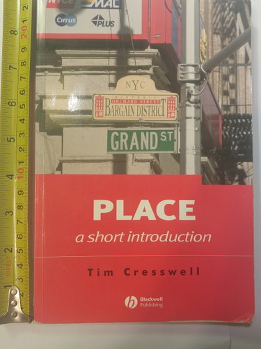 Couverture de Place: A Short Introduction