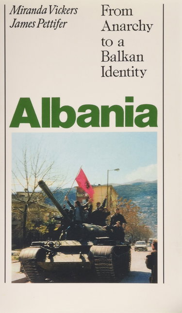 Couverture de Albania: From Anarchy to a Balkan Identity