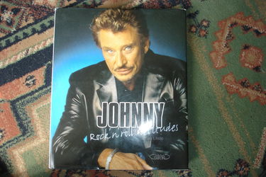 JOHNNY.ROCK N'ROLL ATTITUDES