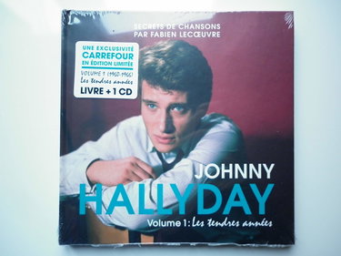 Couverture de Johnny Hallyday livre + 1cd Les Tendres Années 1960-1966 volume 1