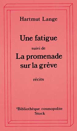 Une fatigue. La promenade sur la grève