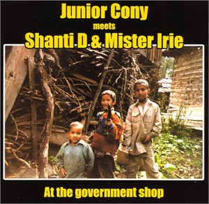 Couverture de At The Government Shop