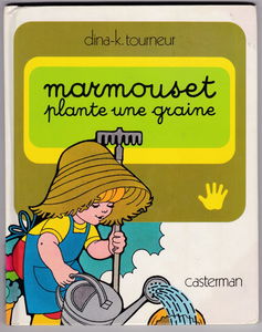 Marmouset plante une graine