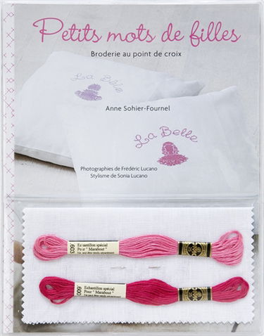 Petits mots de filles : broderie au point de croix