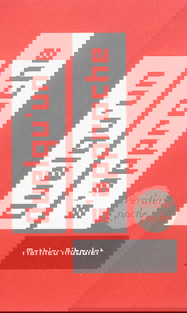 Quelqu'un s'approche. La main sorcière