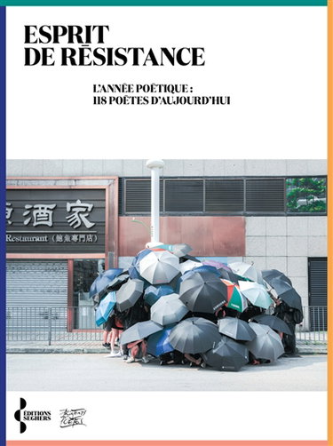 Couverture de Esprit de résistance : l'année poétique : 118 poètes d'aujourd'hui