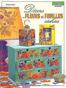 Décors en fleurs et feuilles séchées