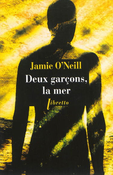 Deux garçons, la mer