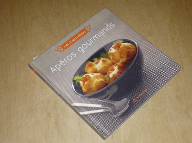 Couverture de COLLECTION LES IRRESISTIBLES VOL.15 / APEROS GOURMANDS