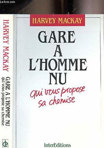Gare à l'homme nu qui vous propose sa chemise