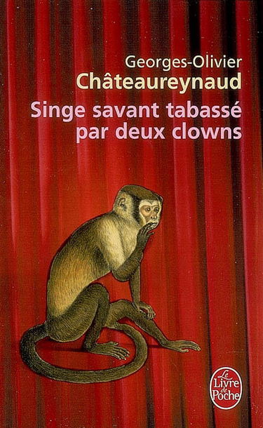 Singe savant tabassé par deux clowns
