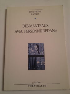 Des manteaux avec personne dedans