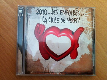 Couverture de 2010 Les Enfoirés... La Crise De Nerfs ! (2 CD)
