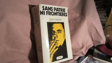 Couverture de Sans patrie ni frontières. out of the night . postface de jacques baynac. mémoires