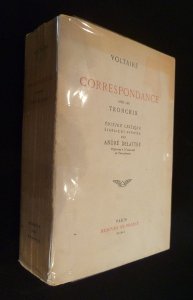 Couverture de Correspondance avec les tronchin édition critique établie et annotée par a. delattre