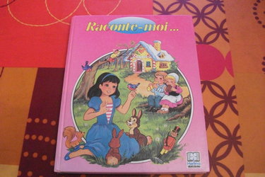 Couverture de jolis contes