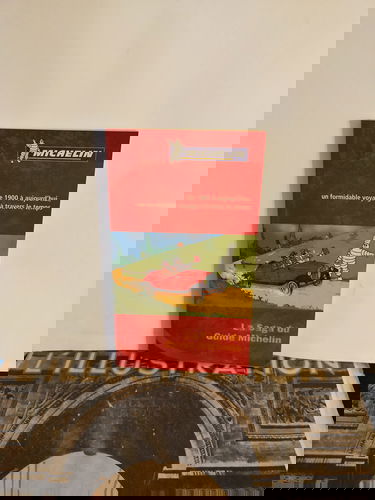 La saga du guide Michelin : De 1900 à aujourd'hui, un formidable voyage à travers le temps