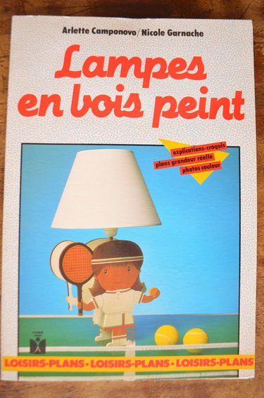Lampes en bois peint