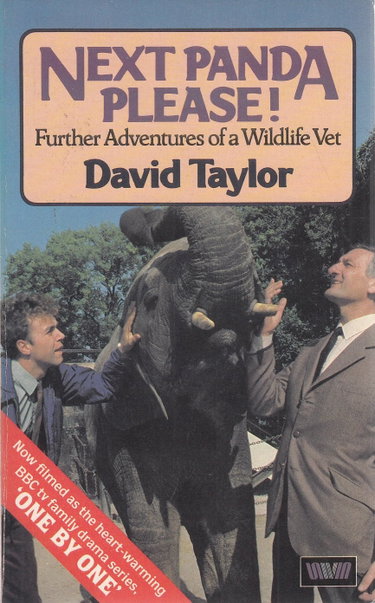 Couverture de Next Panda Please!: Further Adventures of a Wildlife Vet par David Taylor
