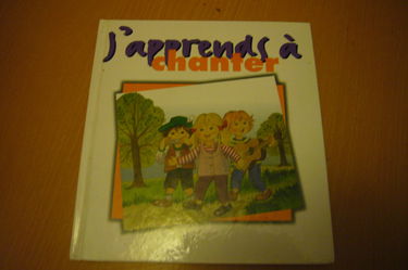 j'apprends à chanter - les plus belles chansons enfantines - partitions simplifiées de 5 à 9 ans