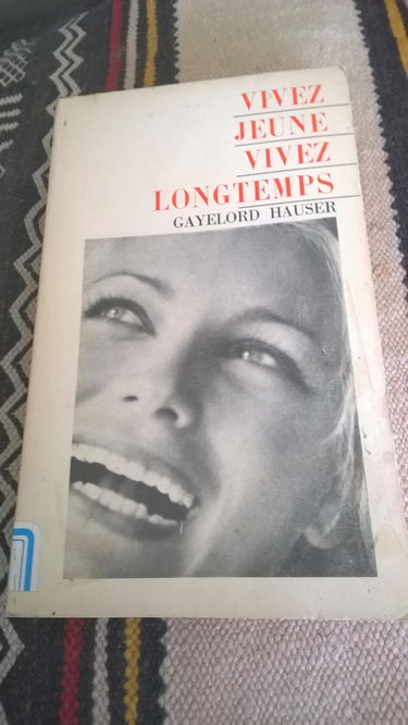 Vivez jeune, vivez longtemps in-8° br. 254 pp. 0, 192 kg