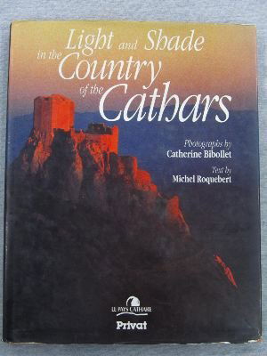 Ombres et lumière en Pays Cathare (édition anglaise)