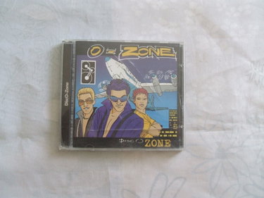 Couverture de O-Zone