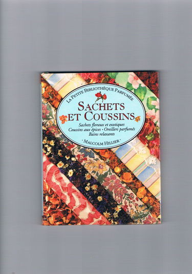 Sachets et coussins : la petite bibliothèque parfumée