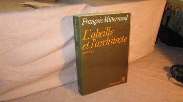 L'abeille et l'architecte. chronique.