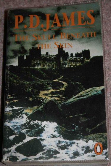 Couverture de The Skull Beneath the Skin