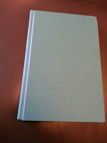 Couverture de Featherless Chickens, Laughing Women, and Serious Stories