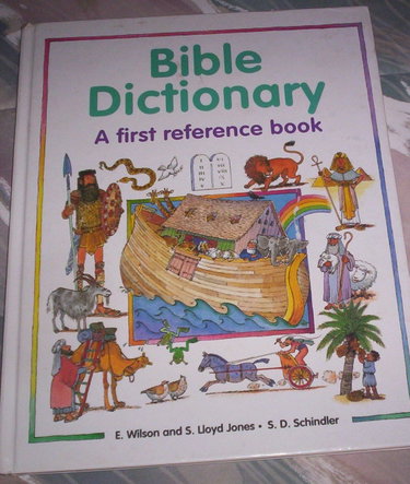 Couverture de Bible Dictionary: A First Reference Book