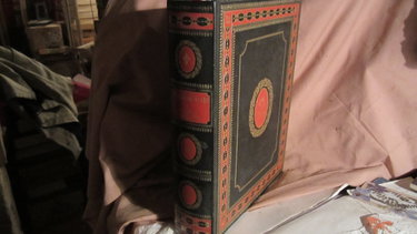 Couverture de Oeuvres complètes de Beaumarchais , préc. d'une vie de l'auteur, d'une ébauche de son personnage, d'un hommage à son théâtre , suivies de commentaires sur l'auteur et son oeuvre , éd. prép. par Albert Demazière.