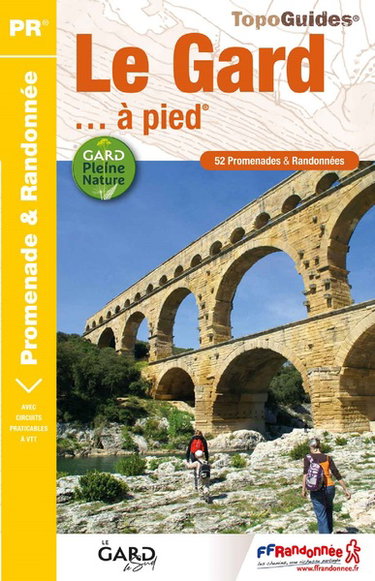 Couverture de Le Gard... à pied : 52 promenades & randonnées par Collectif