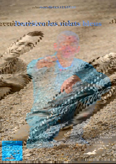 Derrière les volets bleus