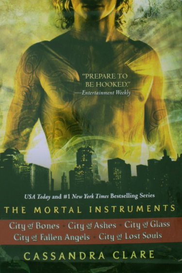 Couverture de The Mortal Instruments: City of Bones; City of Ashes; City of Glass; City of Fallen Angels; City of Lost Souls