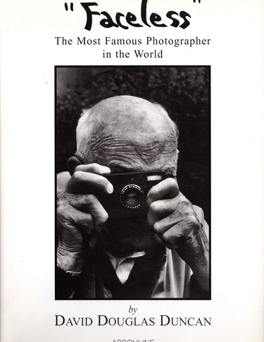 Faceless__ The Mos Famous Photographer in the World