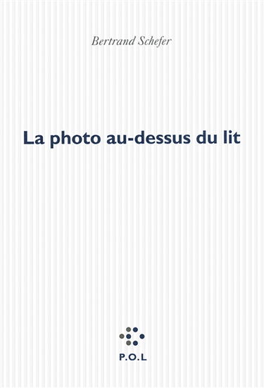 La photo au-dessus du lit