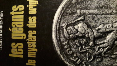 Couverture de Broché - Les géants et le mystère des origines